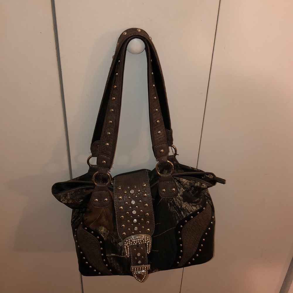 Camo shoulder purse